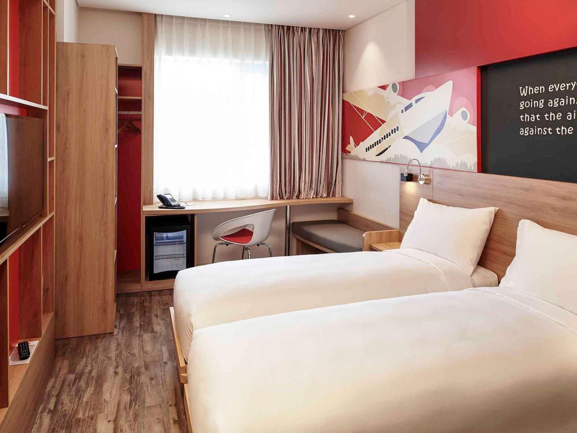 Ibis Saigon Airport Hotel Ho Şi Min Exterior foto
